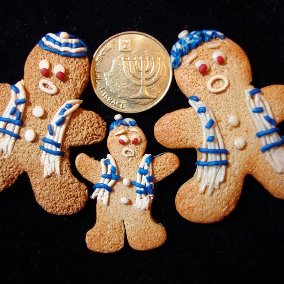 Hanukkah Polymer Clay Gingie Bread Man Pin - Picture 11 of 16